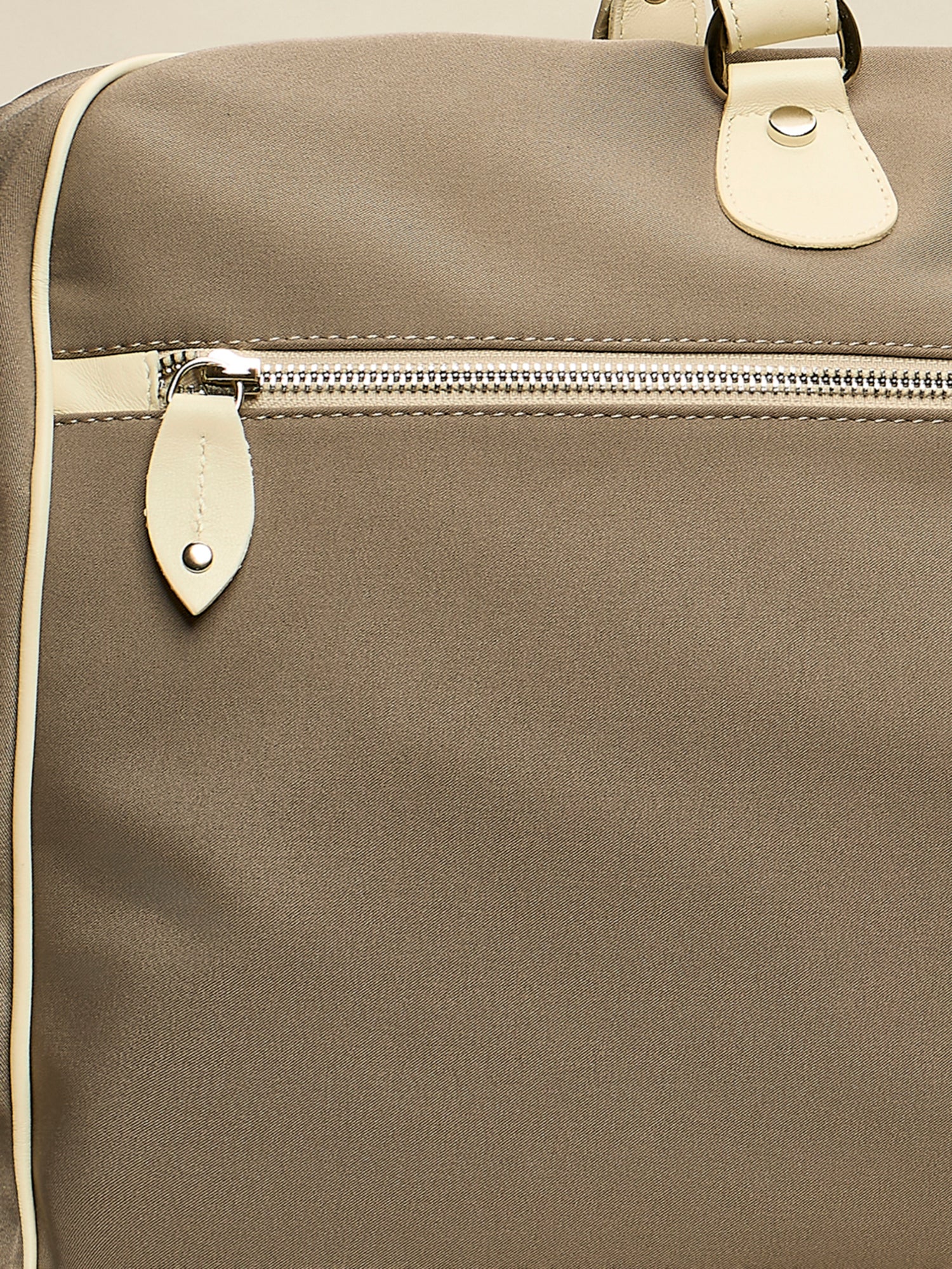 GRAY TECHINIC TRAVEL BAG