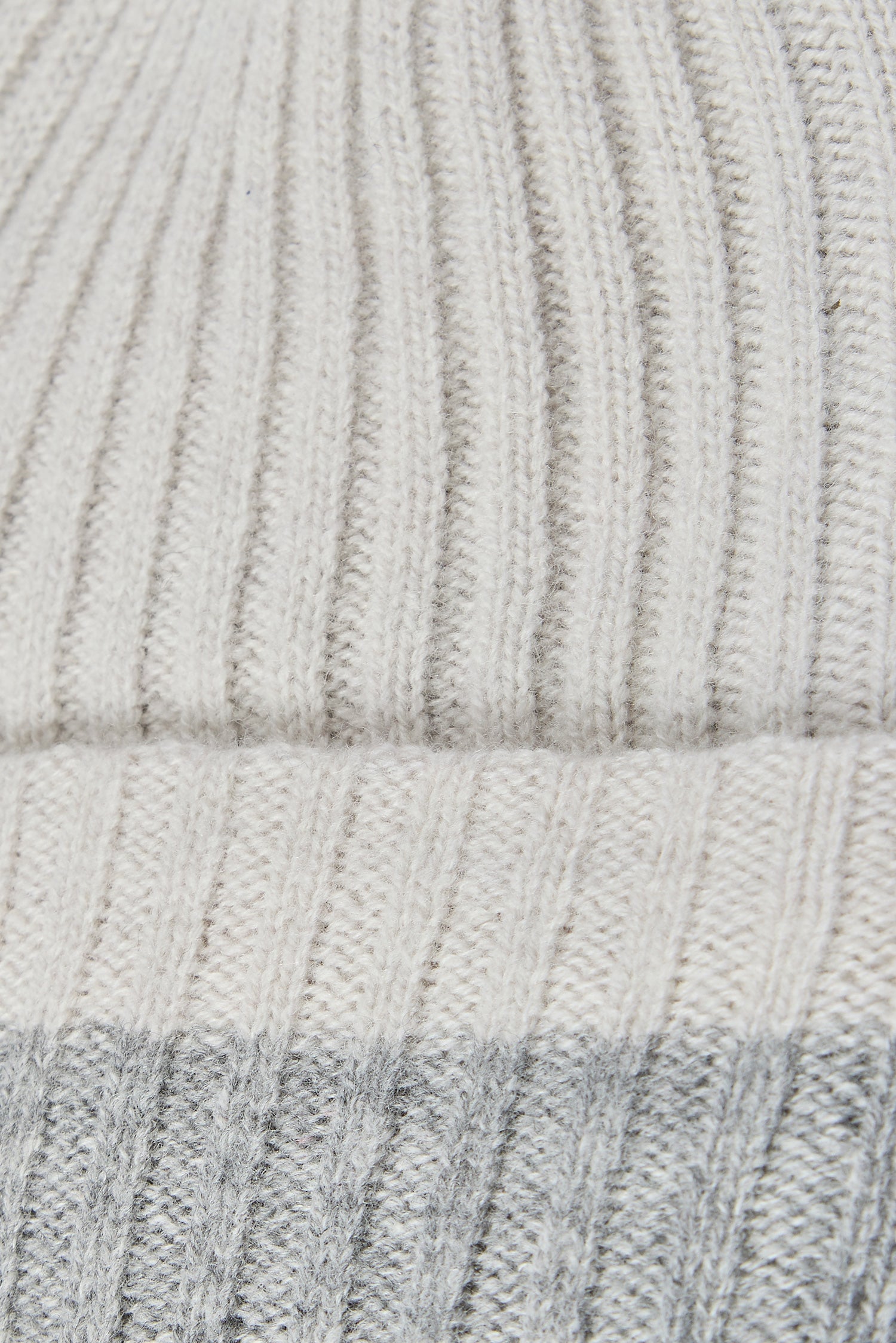 REVERSIBLE BEANIE