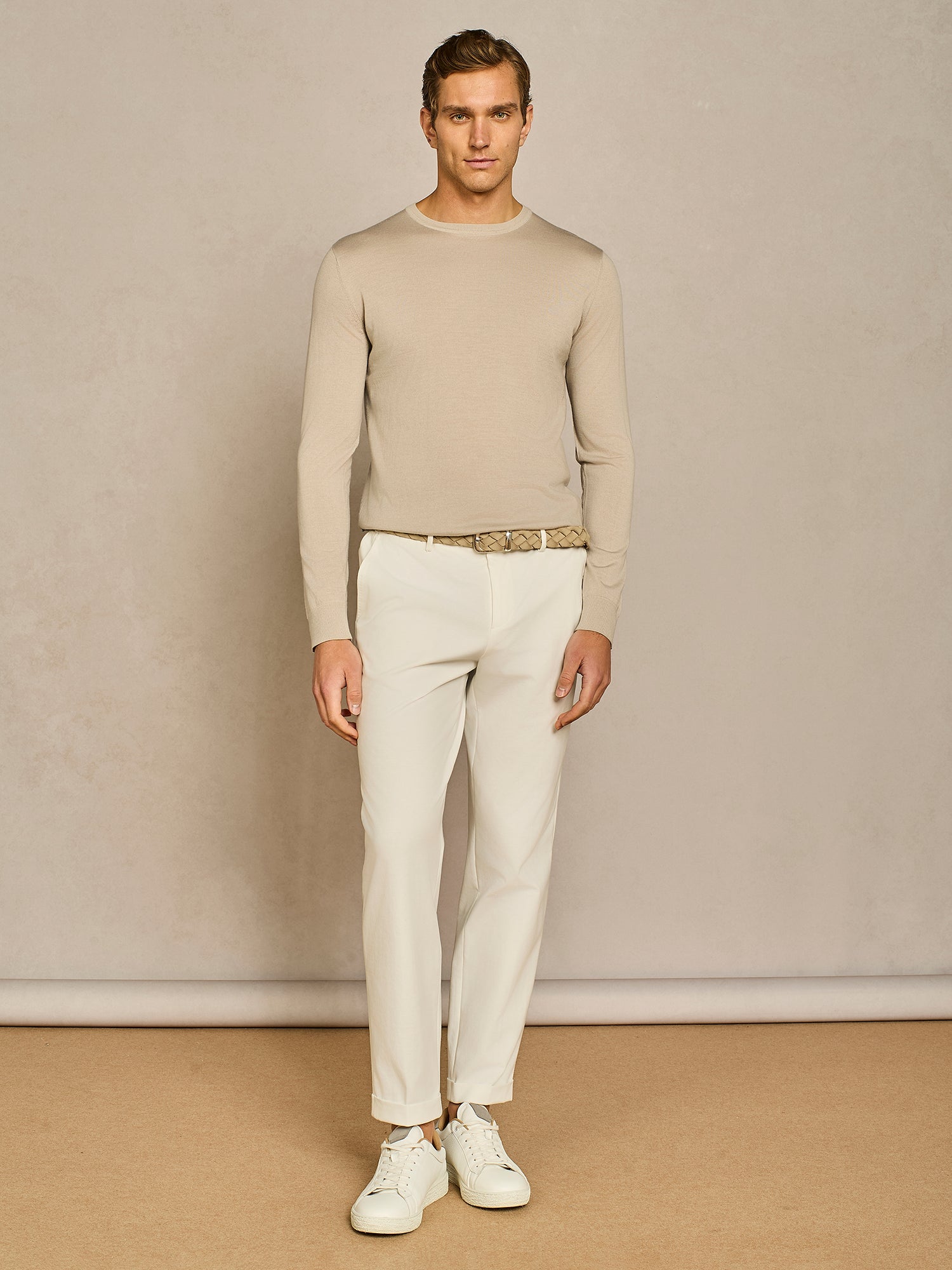 BUTTER ROUND NECK KNITTED SWEATER