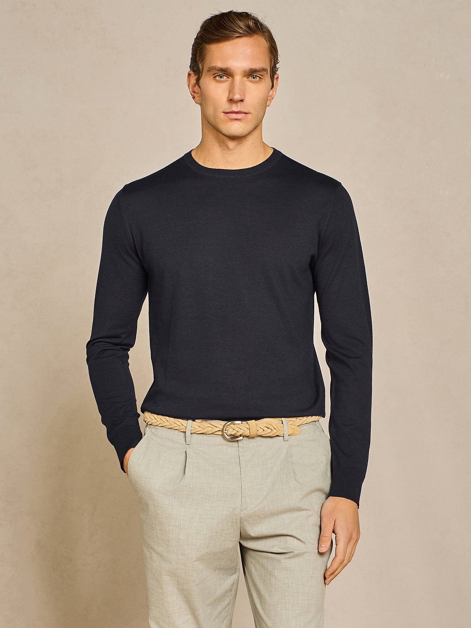 BLUE ROUND NECK KNITTED SWEATER