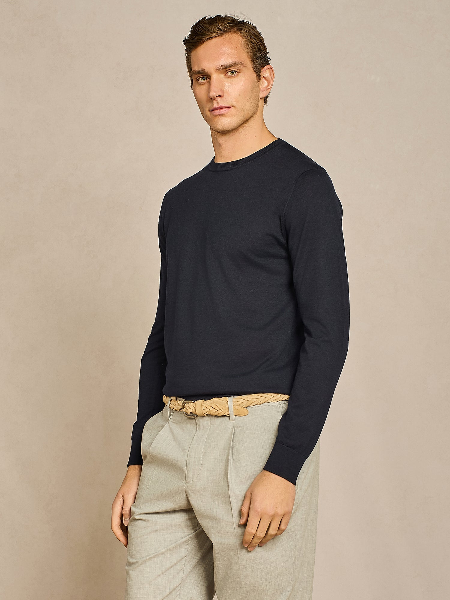 BLUE ROUND NECK KNITTED SWEATER