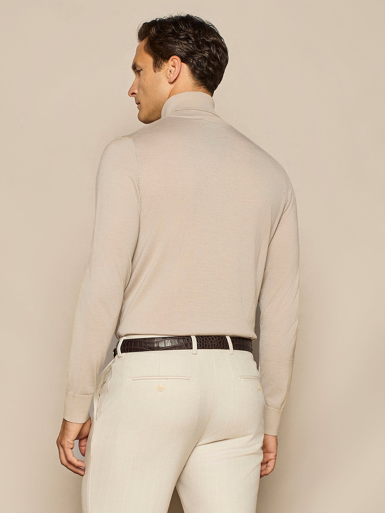 BUTTER ULTRALIGHT TURTLENECK