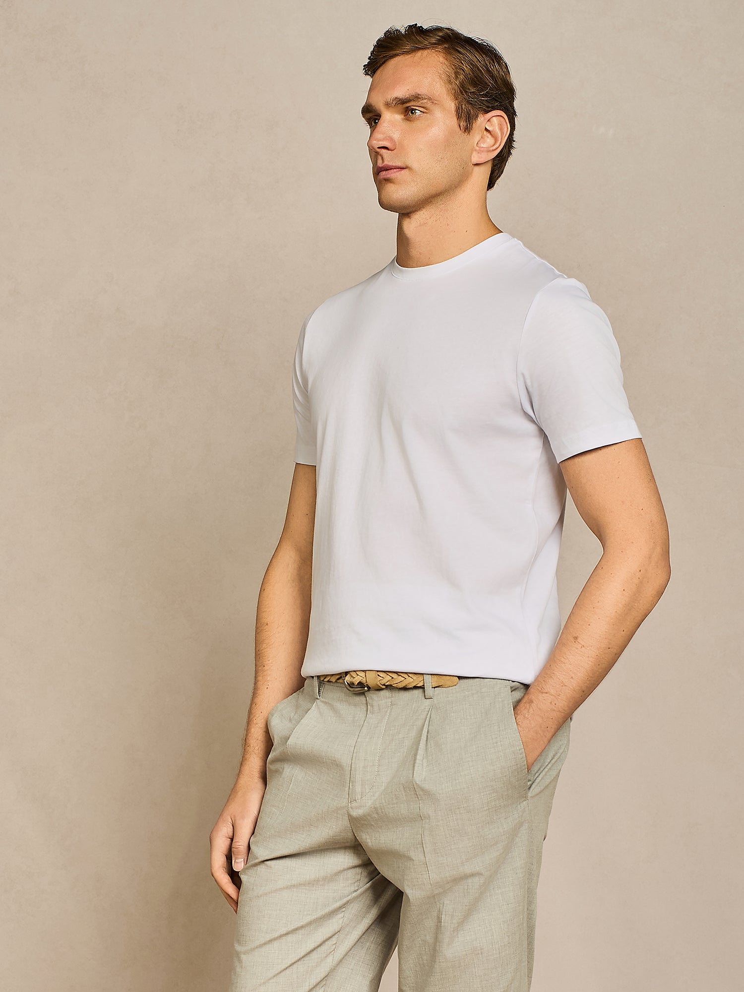 WHITE BASIC T-SHIRT