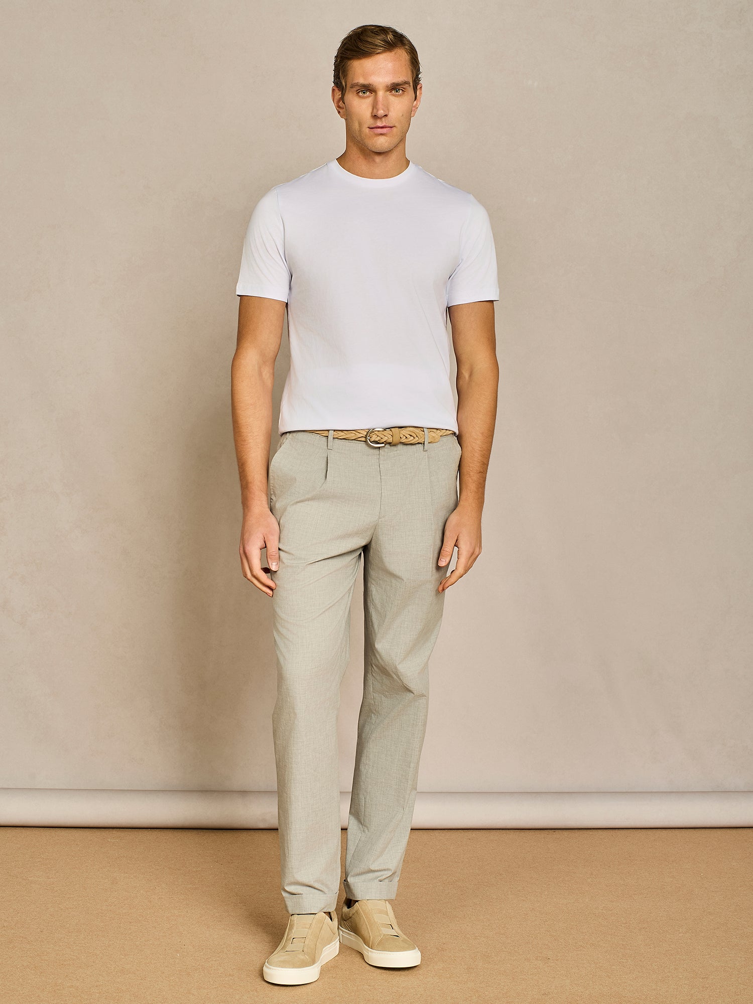 WHITE BASIC T-SHIRT