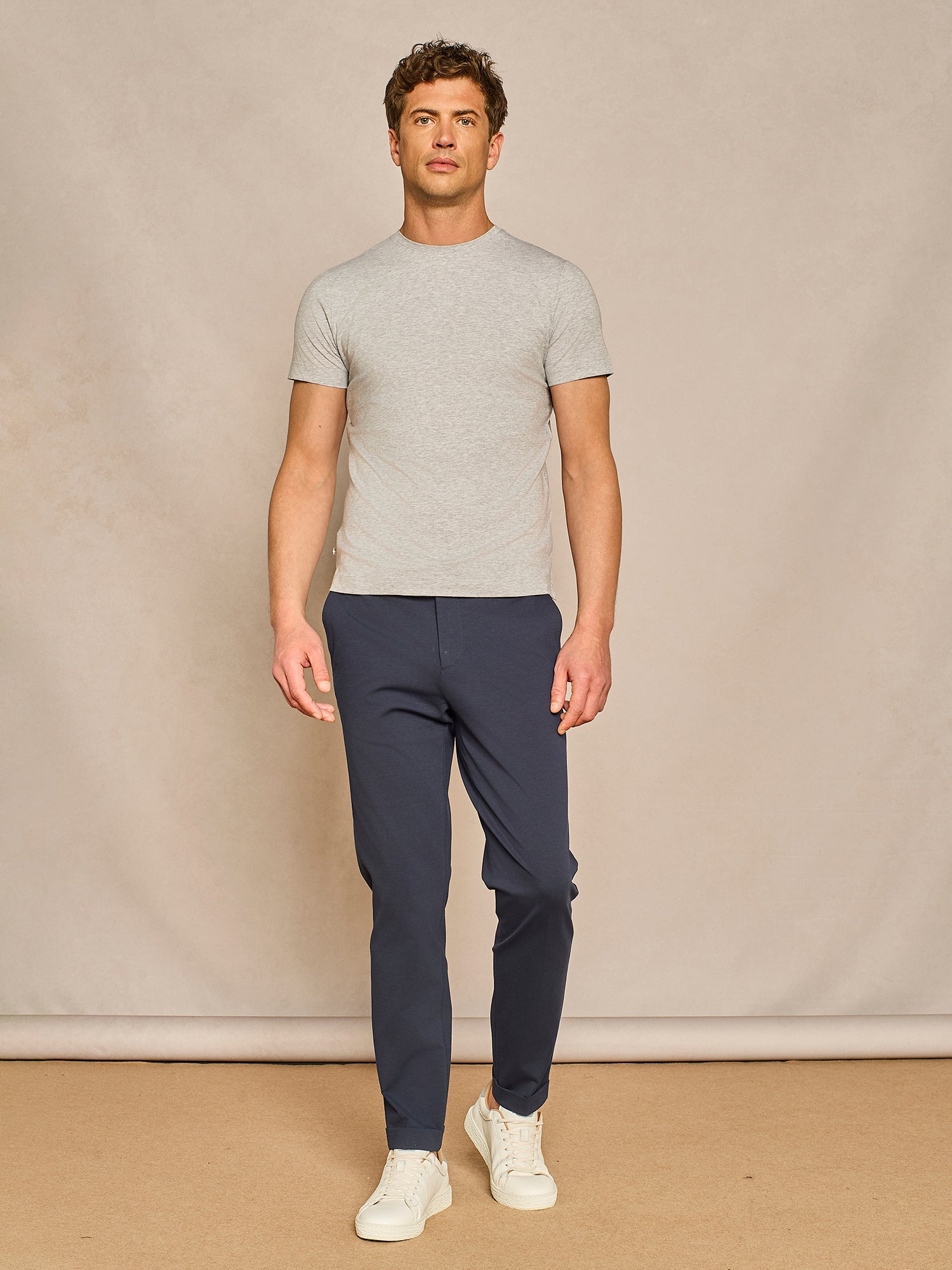 BASIC GREY T-SHIRT