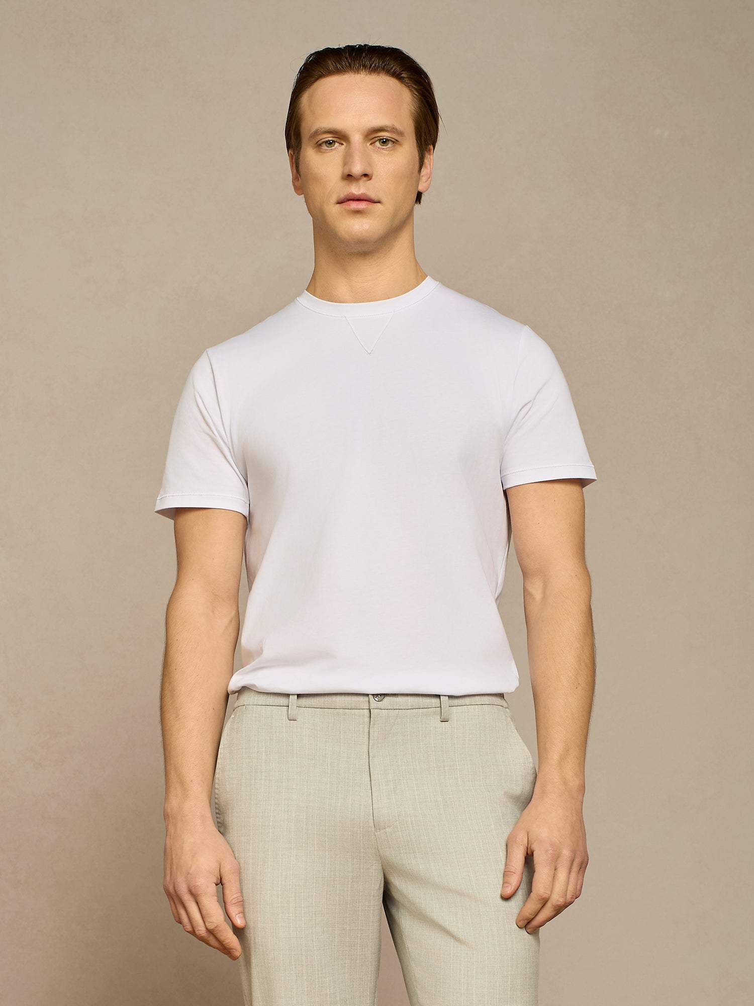 WHITE STITCHING T-SHIRT
