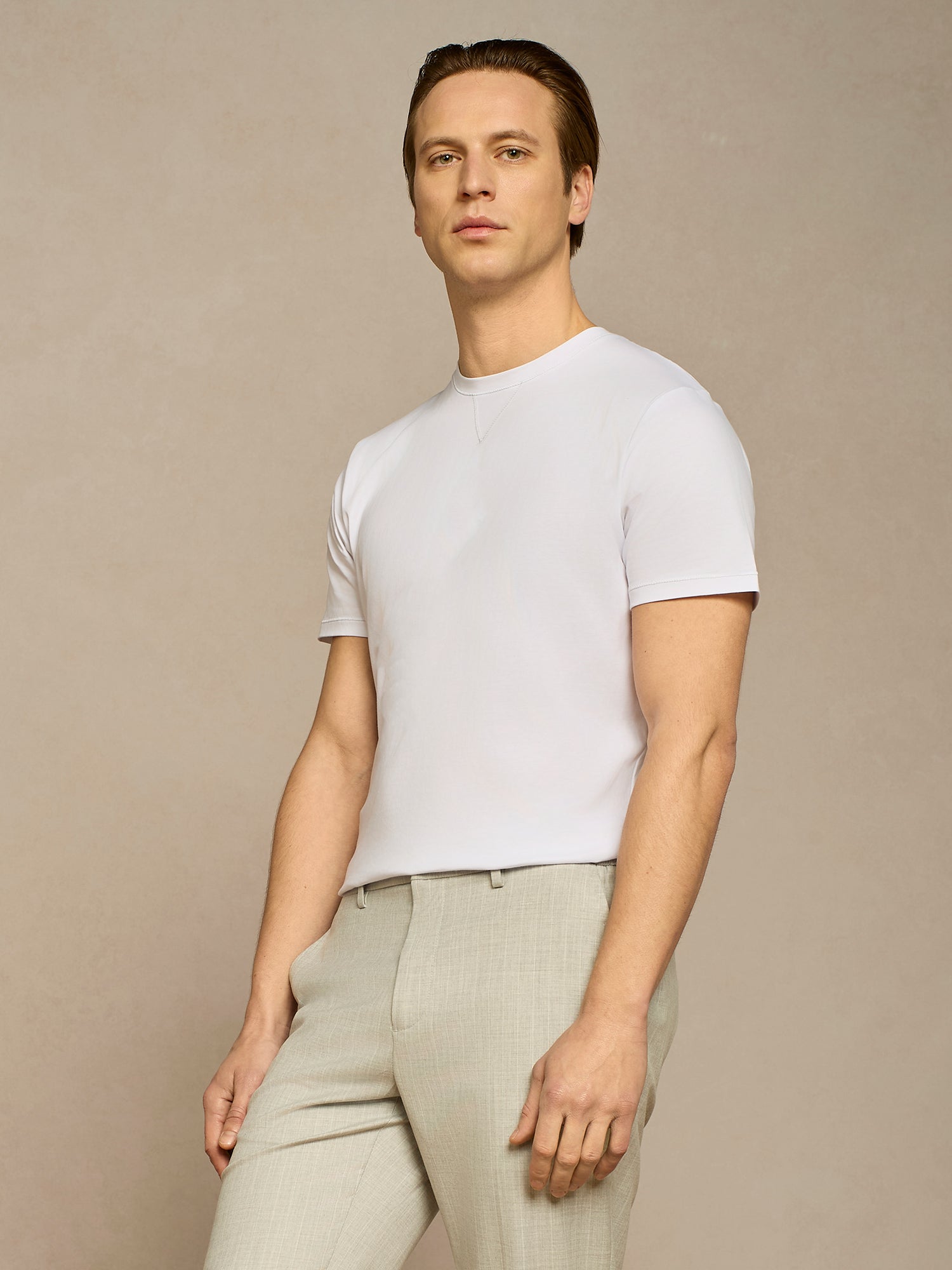 WHITE STITCHING T-SHIRT