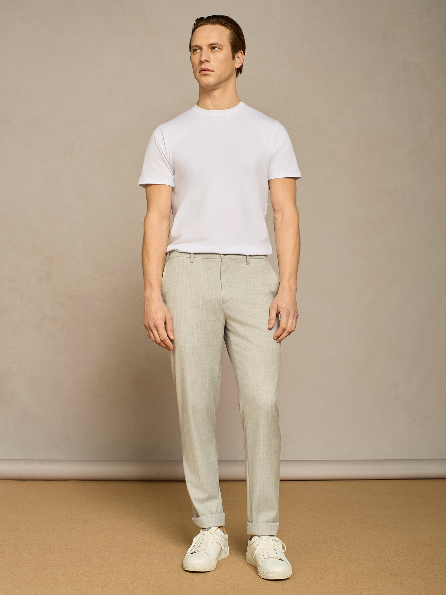 WHITE STITCHING T-SHIRT