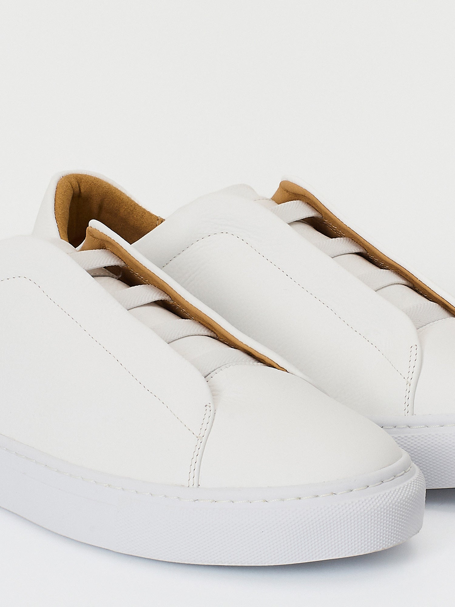 Sneaker in tumbled leather