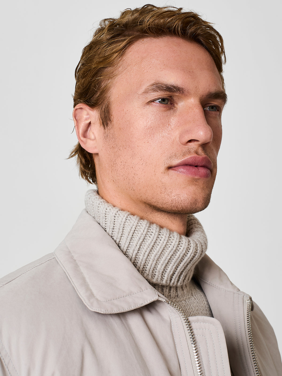 Bomber aviatore con collo in eco shearling burro