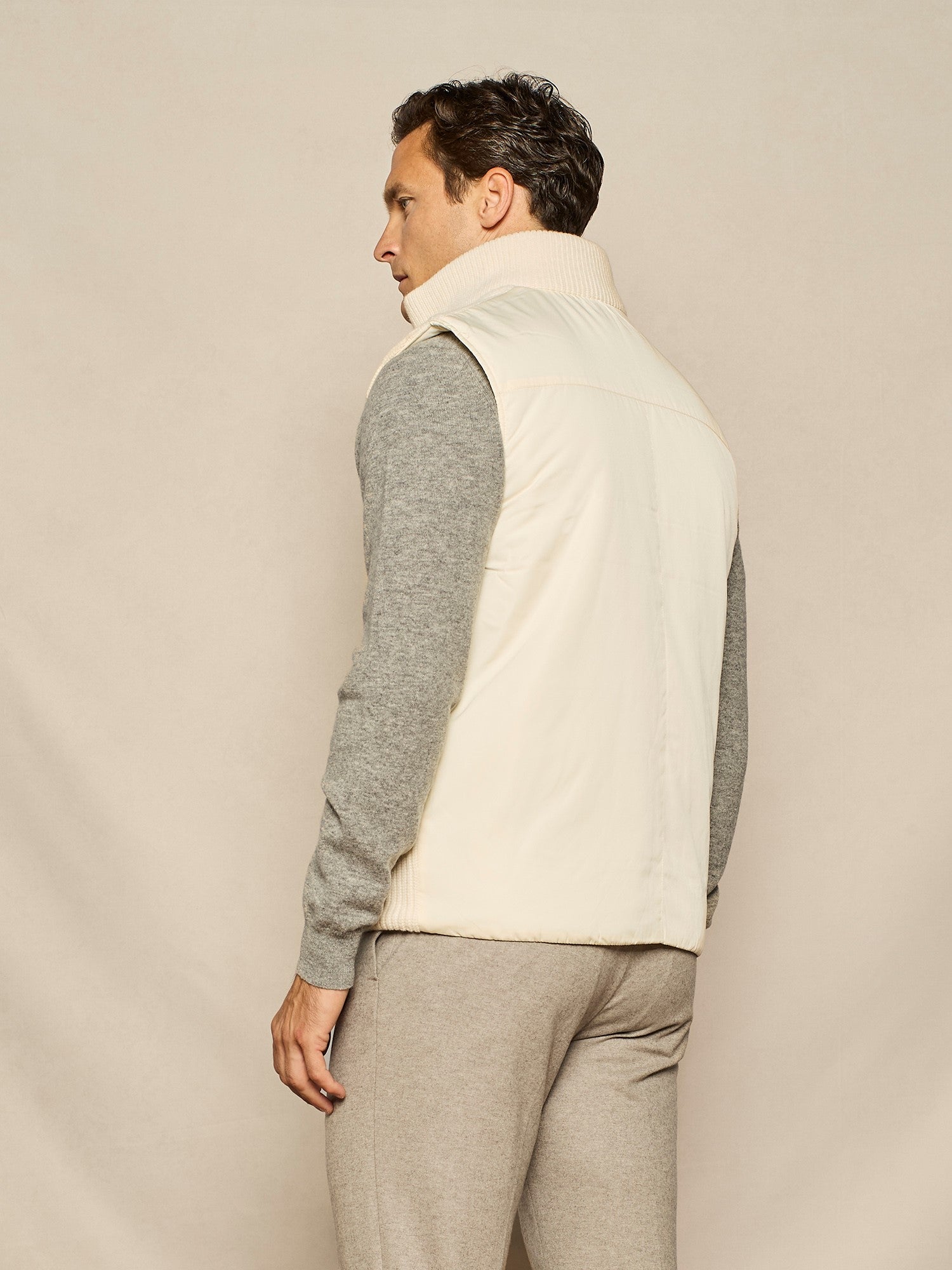 SMANICATO IN NYLON E MAGLIA BIANCO
