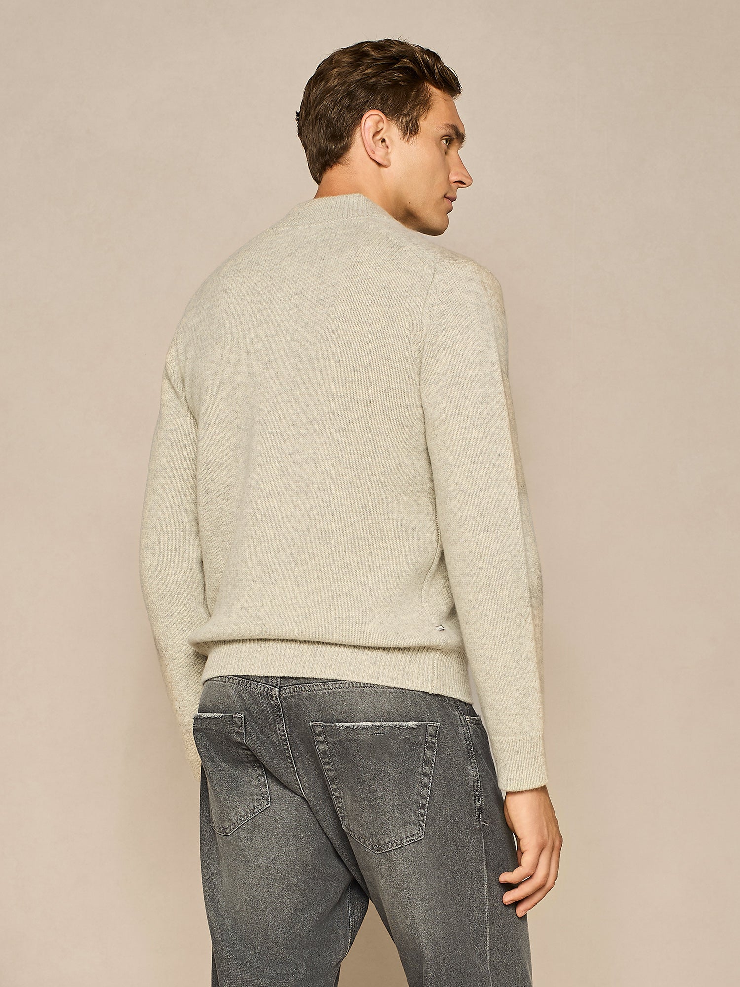 MAGLIA CON COLLO BOMBER IN PURA LANA GRIGIO CHIARO MELANGE