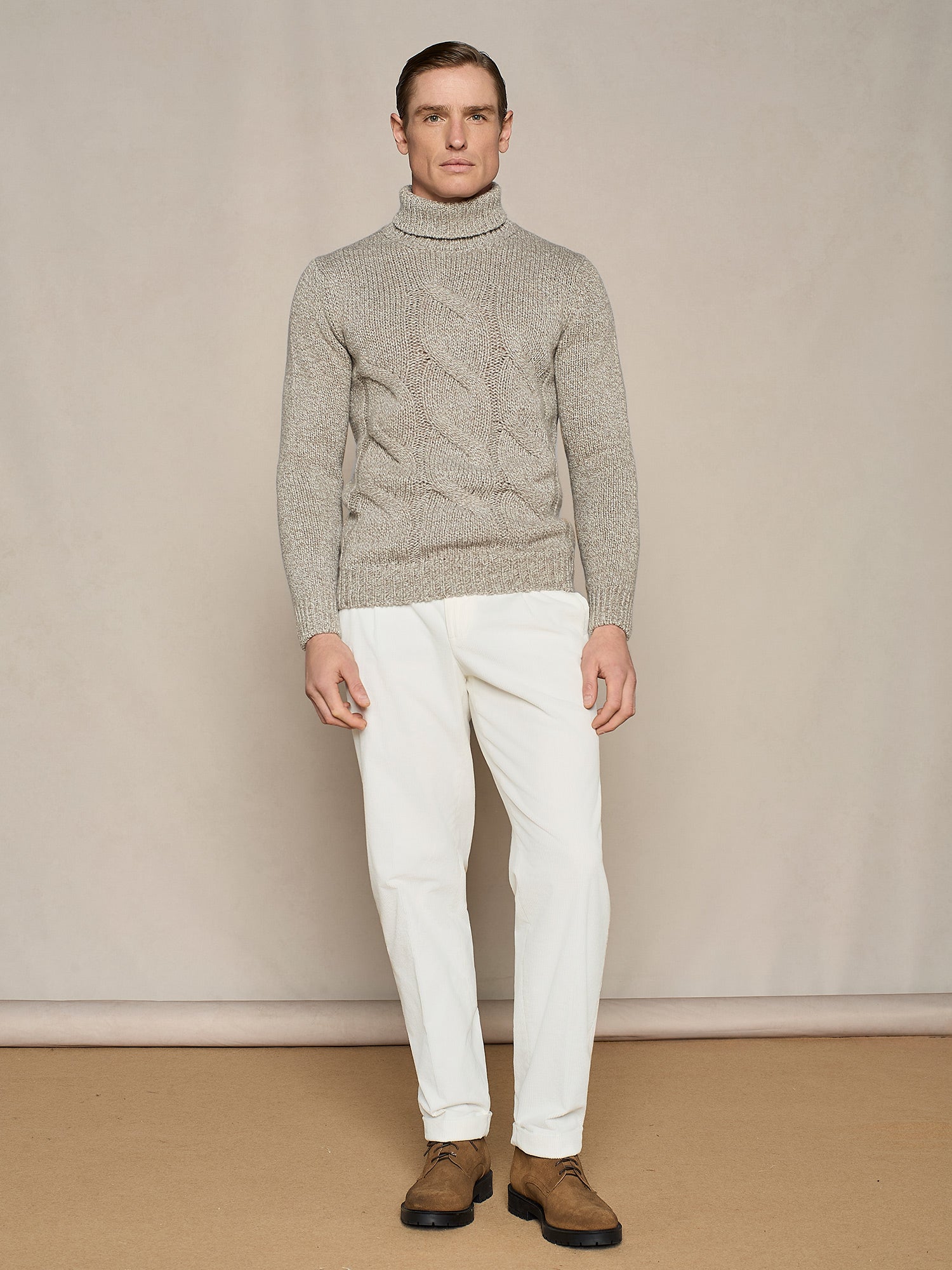 DOLCEVITA PREMIUM IN PURO CASHMERE CON TRECCE LIGHT TAUPE
