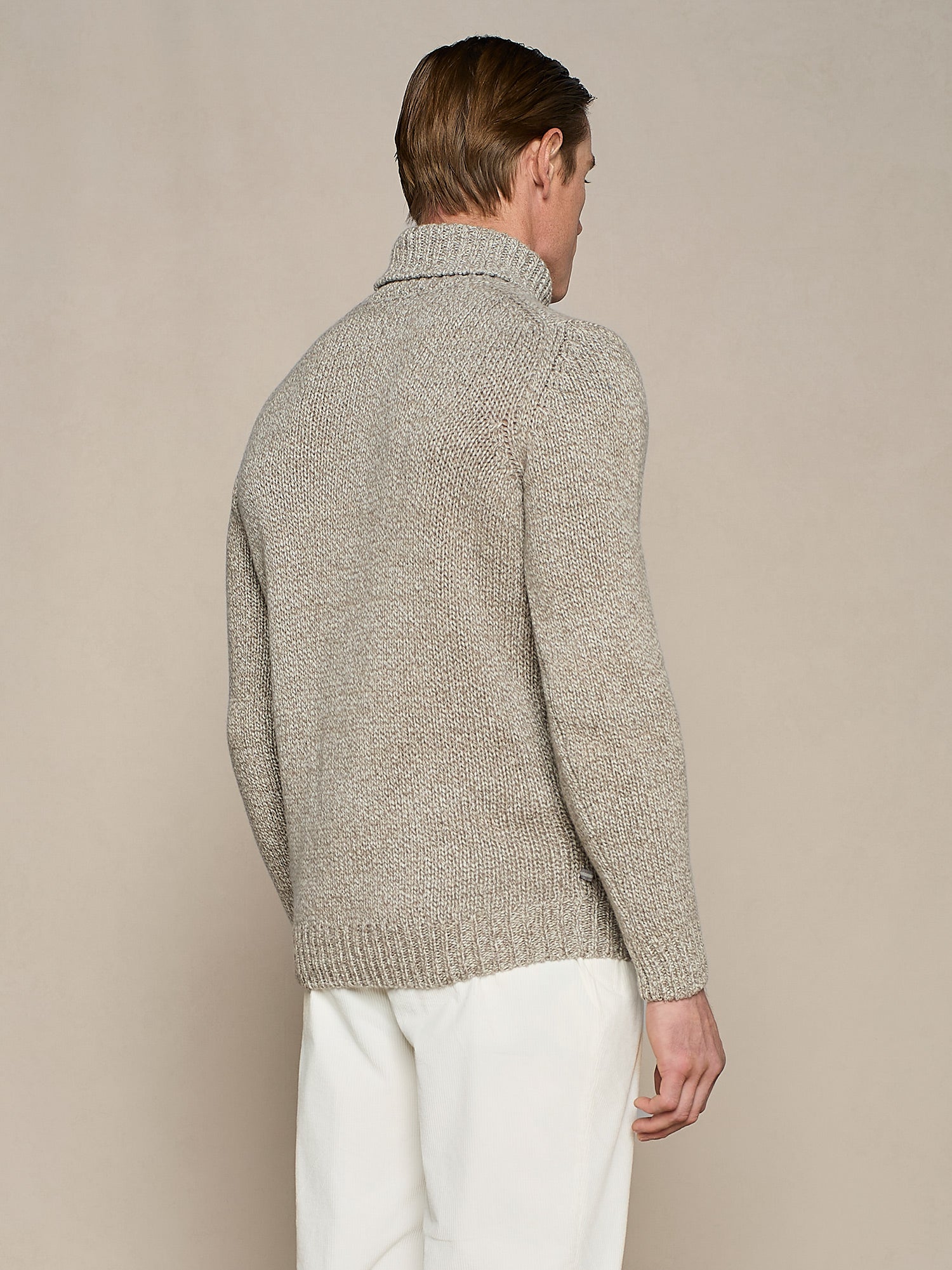 DOLCEVITA PREMIUM IN PURO CASHMERE CON TRECCE LIGHT TAUPE