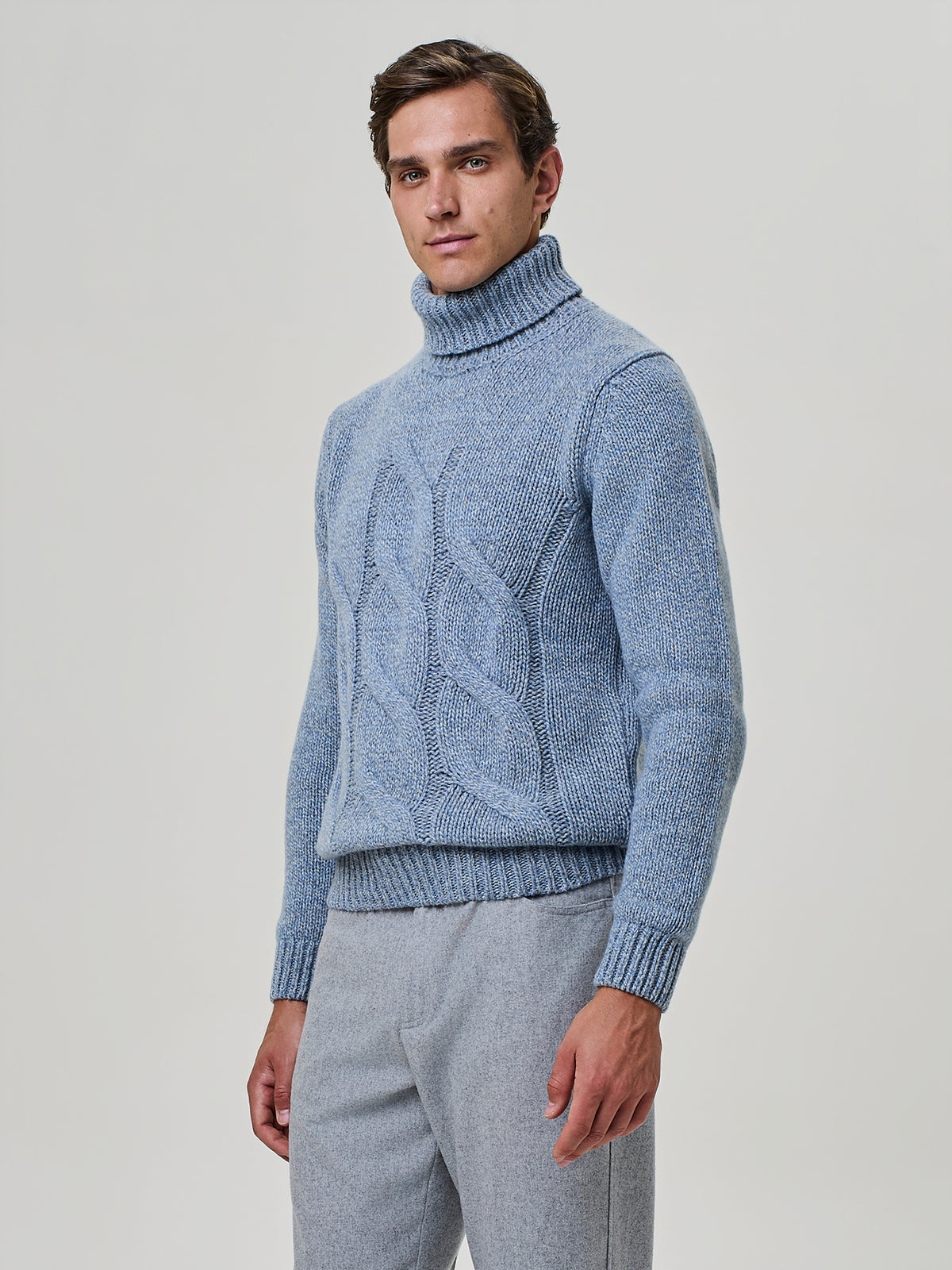 DOLCEVITA PREMIUM IN PURO CASHMERE CON TRECCE LIGHT BLUE