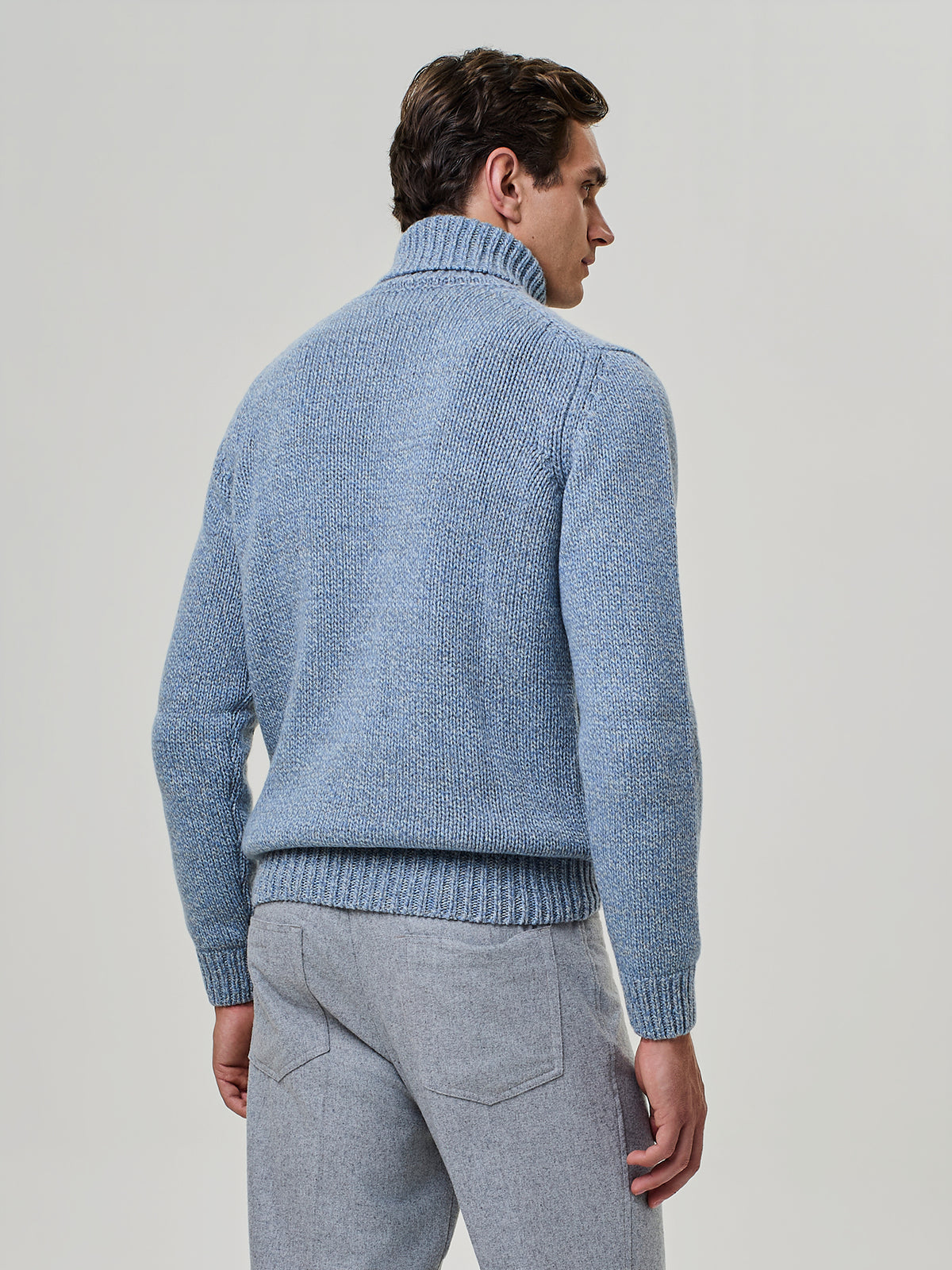 DOLCEVITA PREMIUM IN PURO CASHMERE CON TRECCE LIGHT BLUE