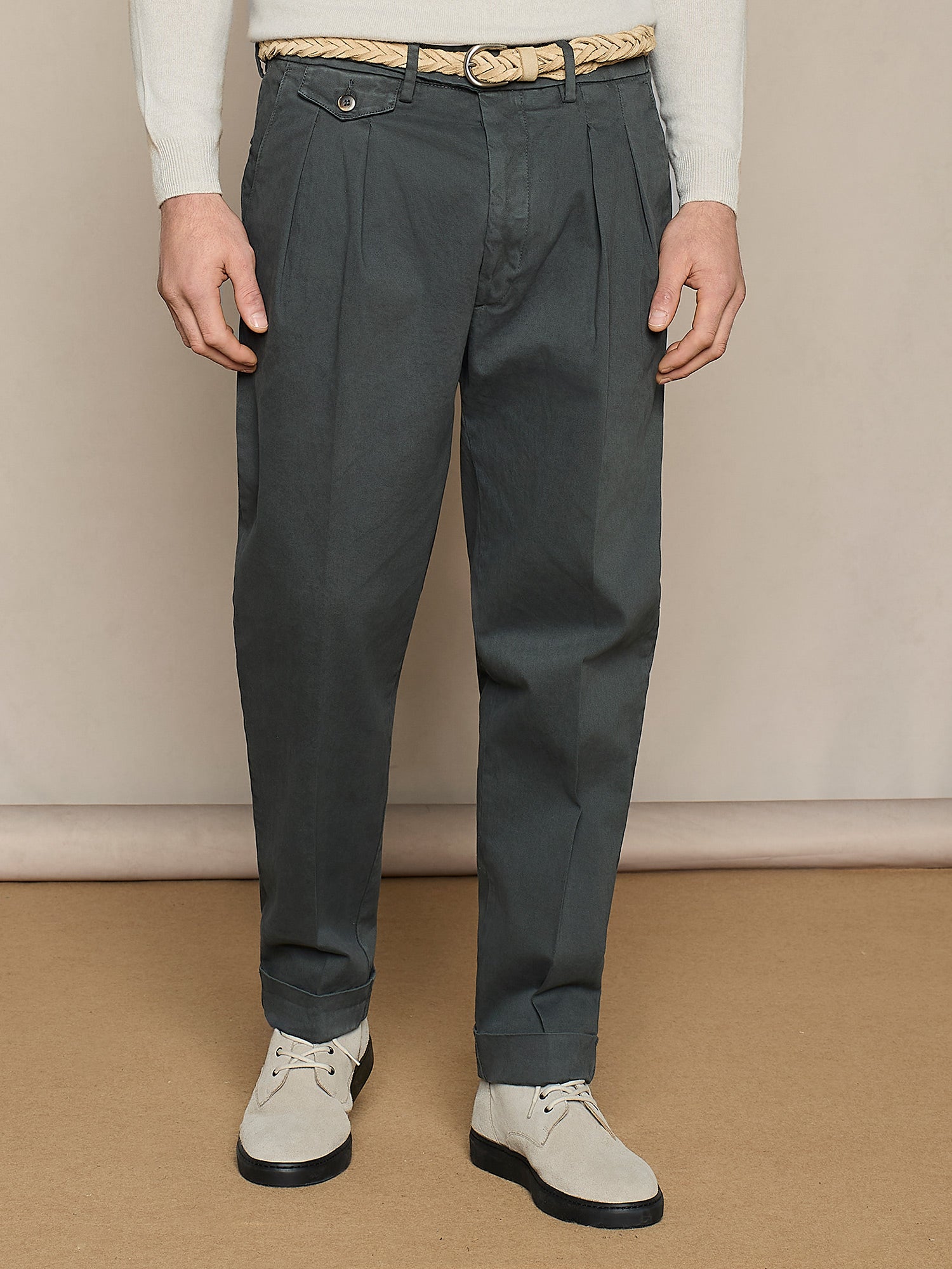 PANTALONE CON DOPPIA PINCES IN GABARDINA GRIGIO SCURO