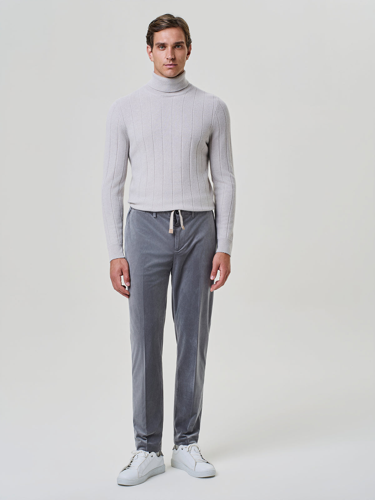 Pantalone uomo grigio in jersey fluido con coulisse nascosta e impuntura al fondo, Paul Taylor