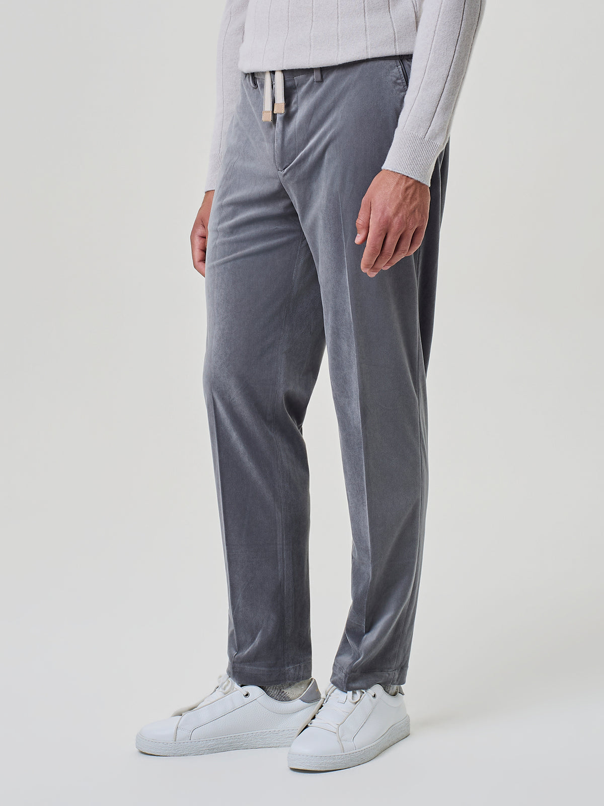 Pantalone uomo in velluto a coste grigio con tasche posteriori a doppio filetto e bottone, Paul Taylor