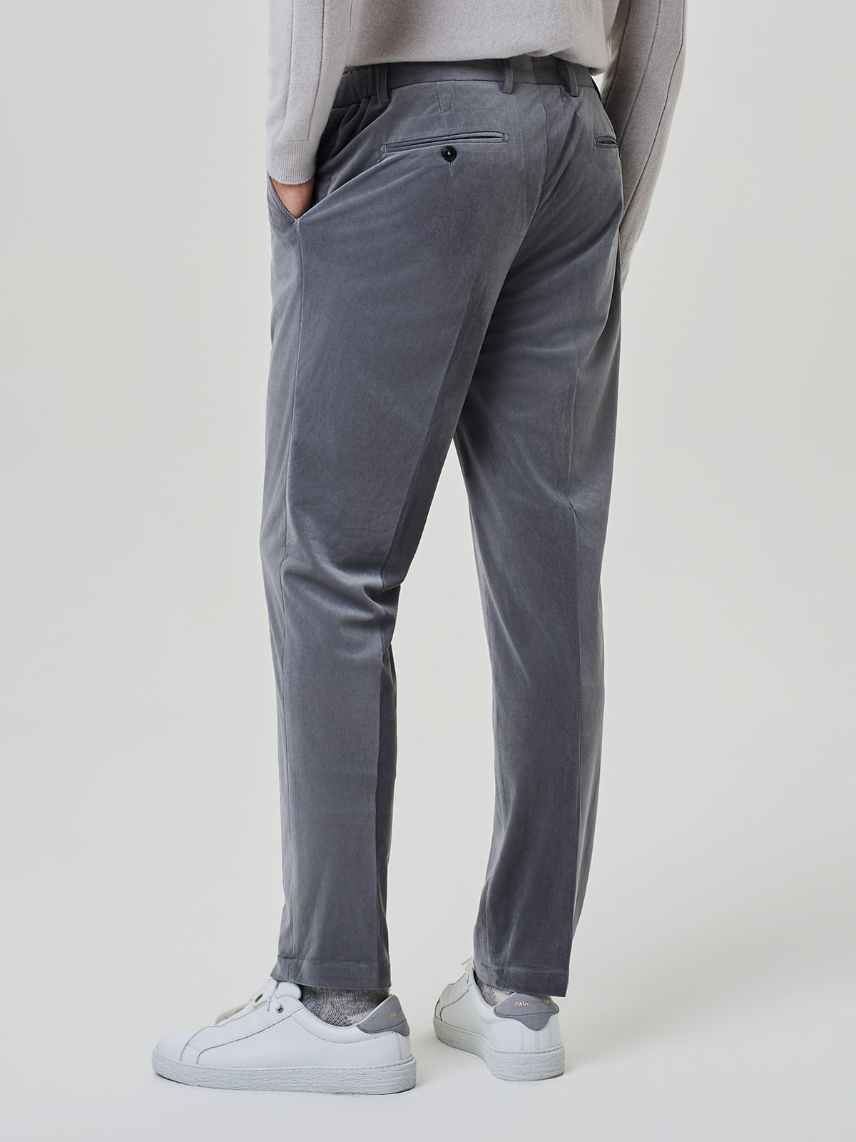Pantalone uomo grigio in velluto a coste con gamba fluida e vestibilità confortevole, Paul Taylor