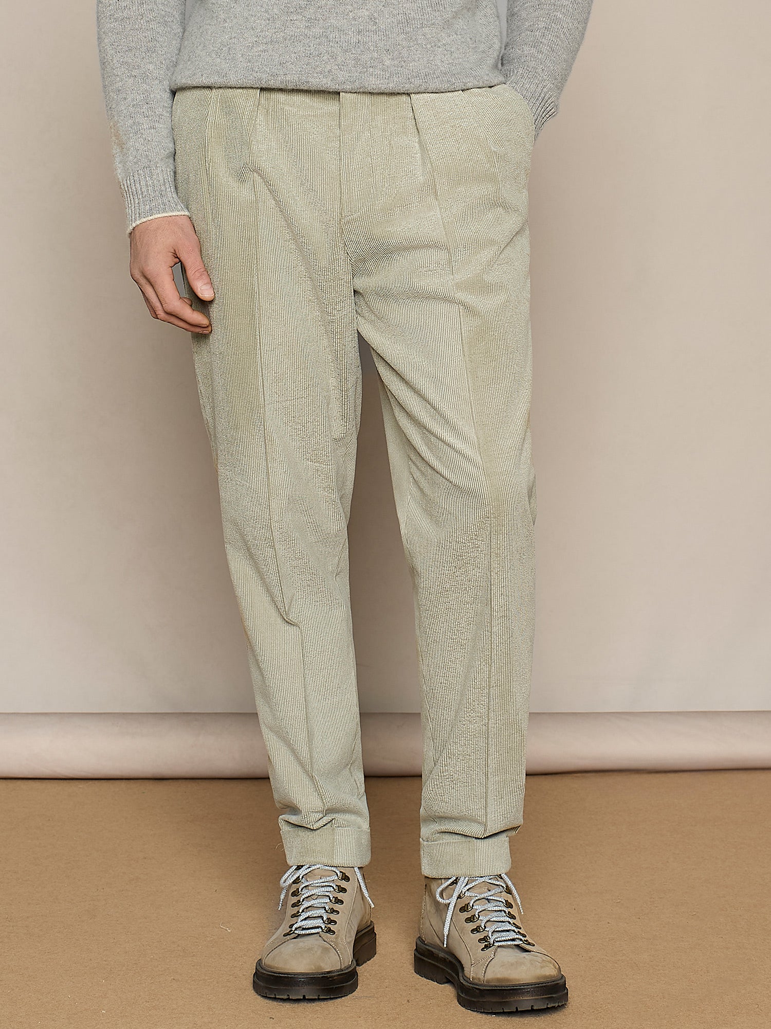 PANTALONE WIDE FIT CON DOPPIA PINCES IN VELLUTO VERDE
