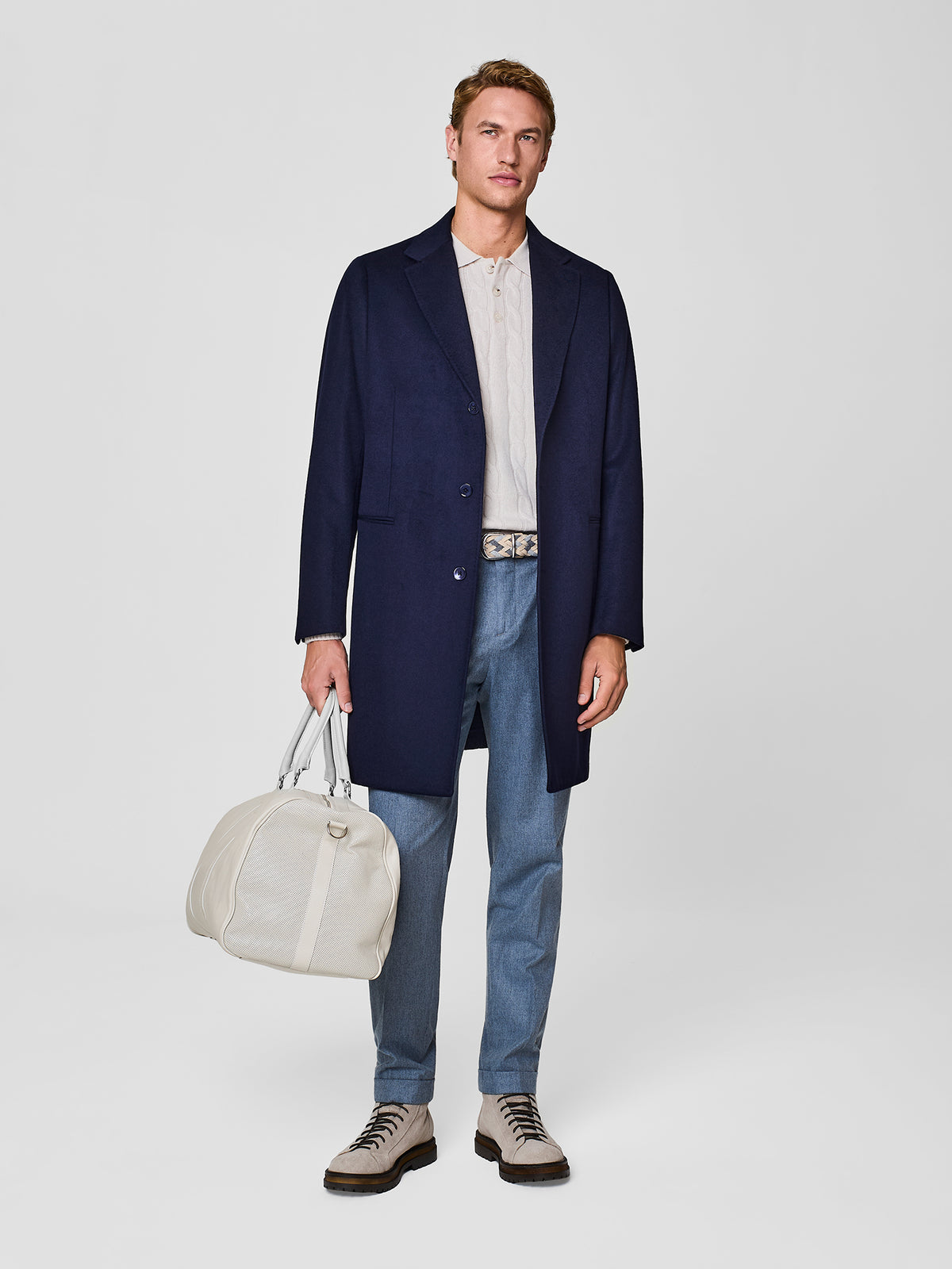Cappotto uomo in puro cashmere blu, dettaglio della costruzione sartoriale, Paul Taylor