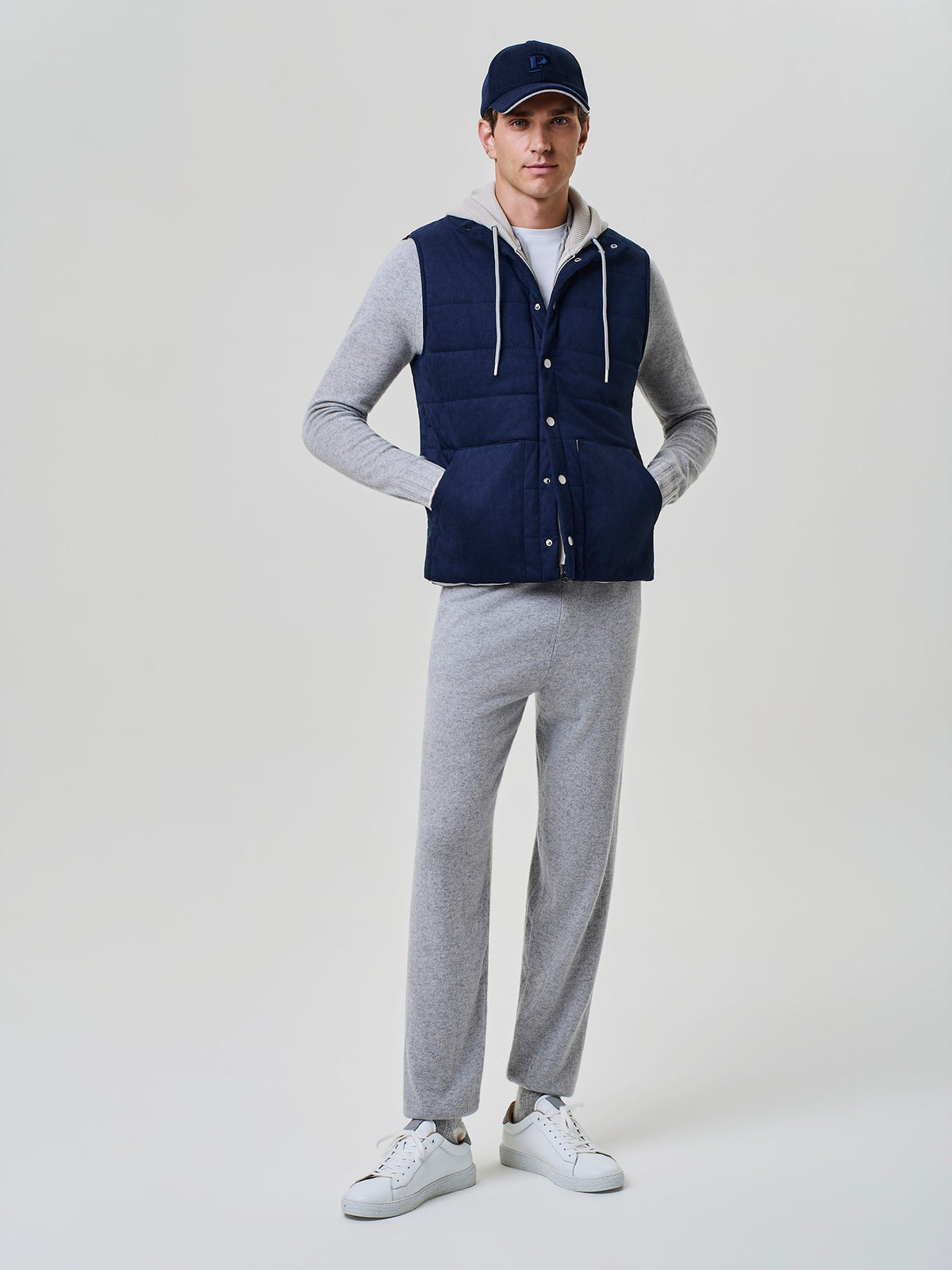 Jogger in cashmere grigio chiaro melange