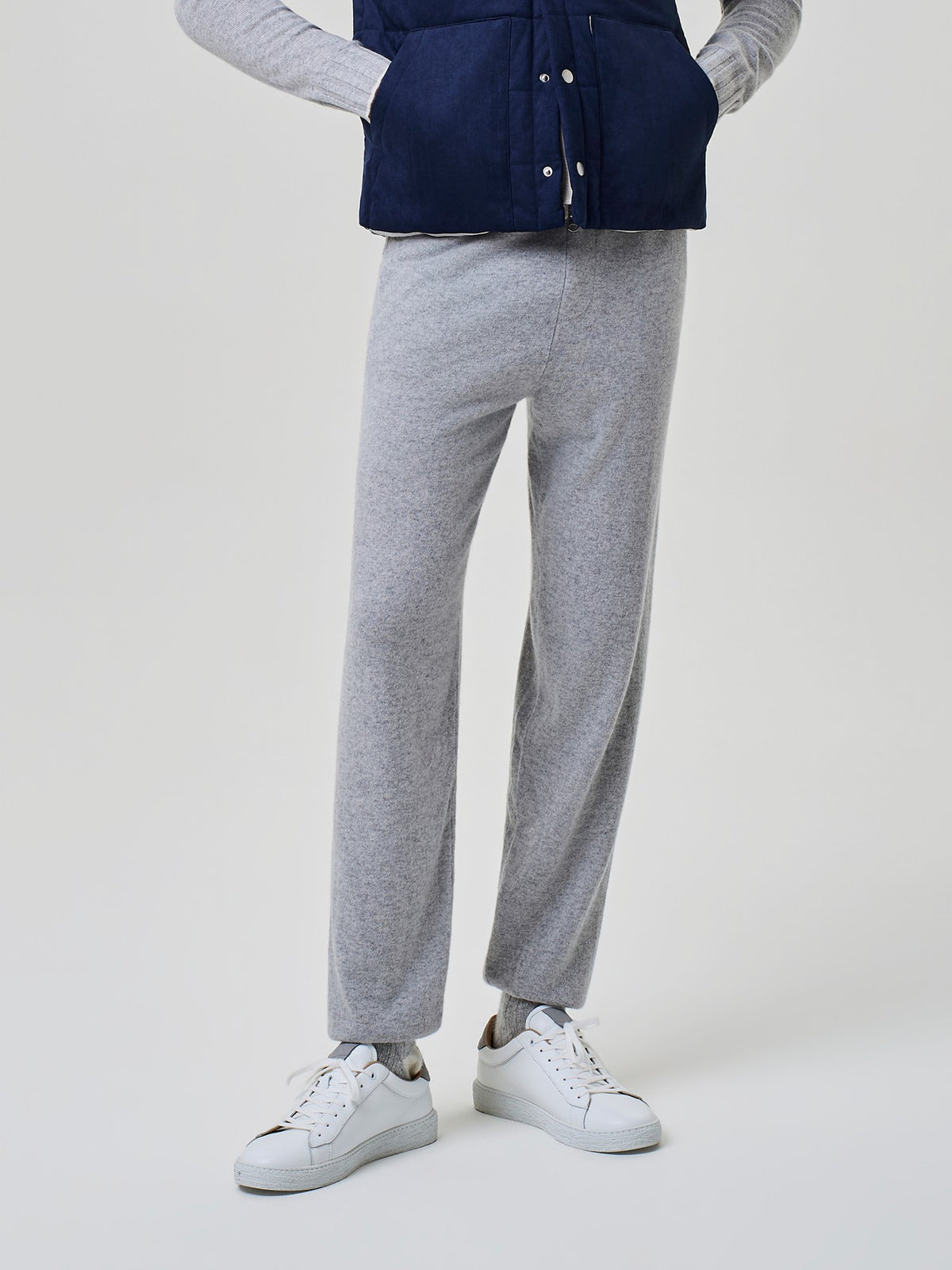 Jogger in cashmere grigio chiaro melange