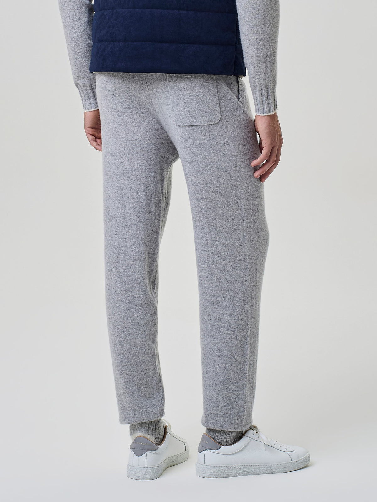 Jogger in cashmere grigio chiaro melange